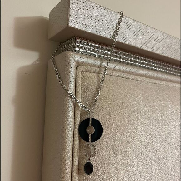 Cache Beautiful necklace - Picture 6 of 14